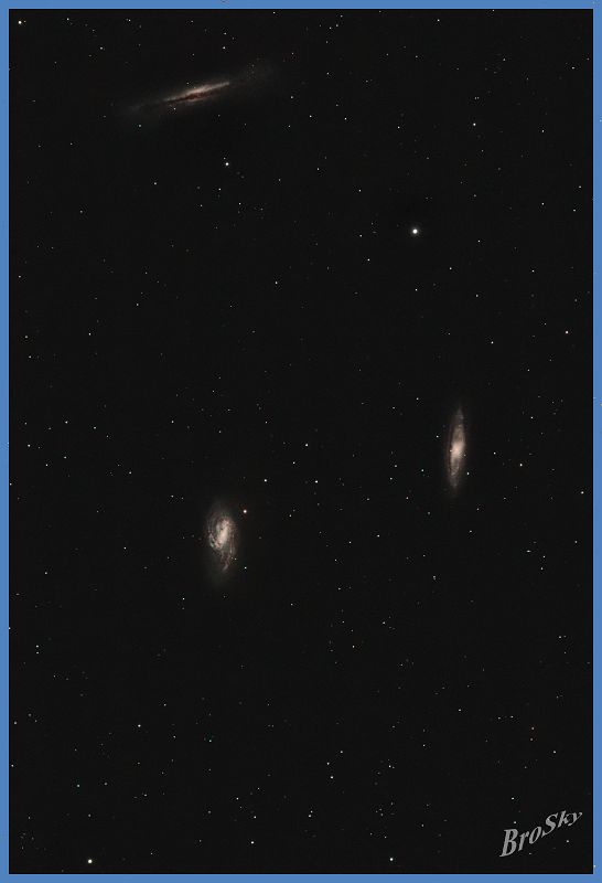 M66_020311.jpg -    Objekt: M65, M66 und NGC3628    Sternbild: Leo - Löwe Aufnahmeort: Senden Aufnahmedatum: 04.06.2010 Belichtung: 19 x 300 sec Optik: Takahashi 120 TSA mit TS 2,5'' Flattener Kamera: Canon 400D Astro mit Lumicon Deep Sky Filter 