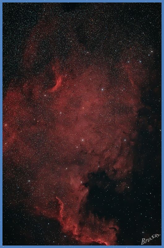NGC7000_200809.jpg -    Objekt: NGC7000 - Nordamerikanebel    Sternbild: Cygnus - Schwan Aufnahmeort: Senden Aufnahmedatum: 20.08.2009 Belichtung: 18 x 300 sec Optik: Pentax SDHF 75 mm Kamera: Canon 400D Astro mit Lumicon Deep Sky Filter 